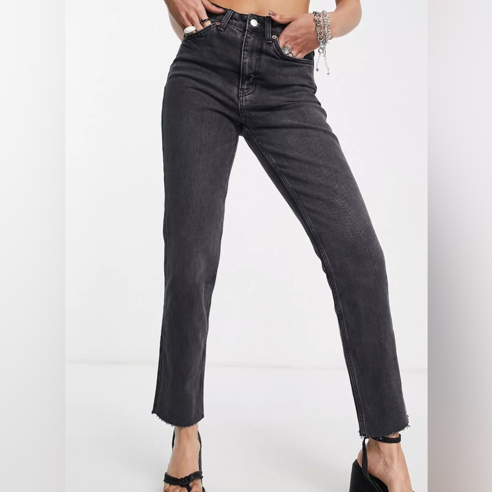 black mom jeans from top shop. W26/66cm, L30/76cm